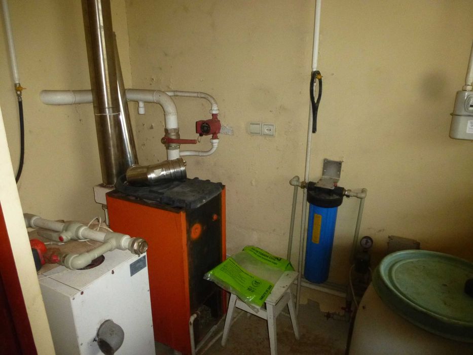 Продається 2-хповерх.будинок в м. Зміів