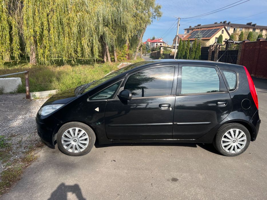 Авто Міцубісі Кольт