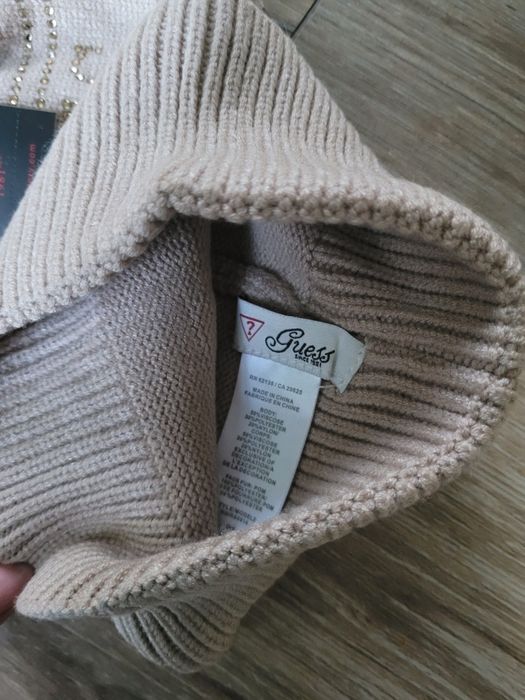 Komplet czapka i szalik Guess