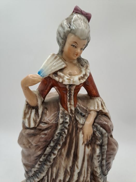 Статуетка. Статуэтка. Графенталь. Дама.