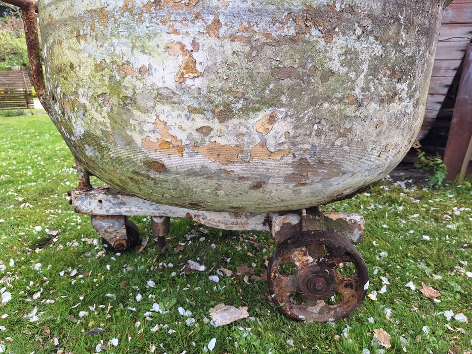 Misa aluminiowa na kołach