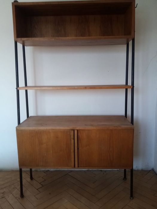 Bibloteczka z okresu PRLu