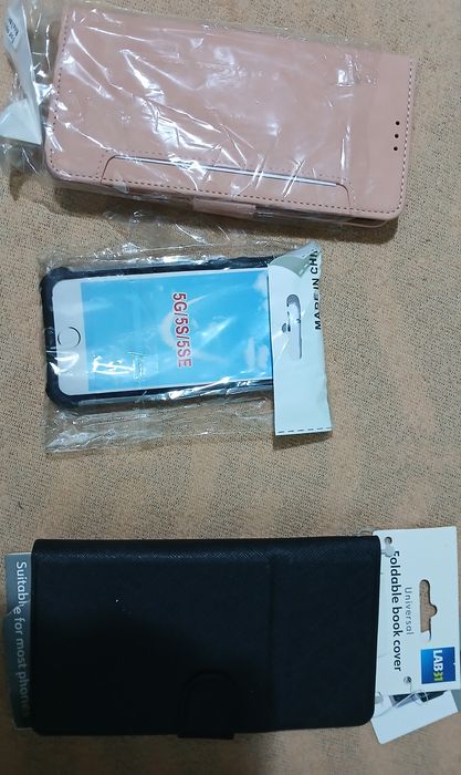 Futerały na telefon nowe