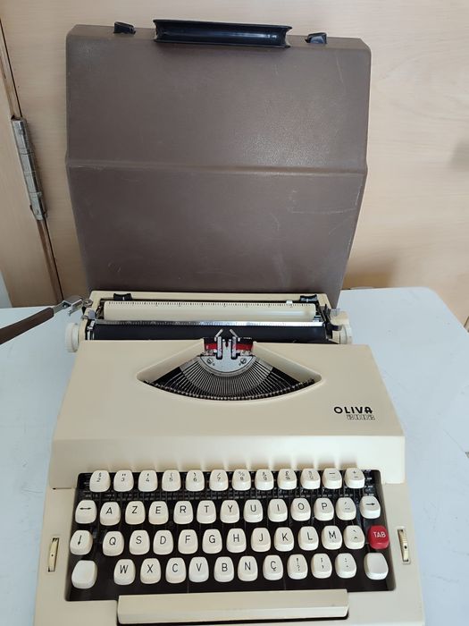 Maquina de escrever Oliva 2002