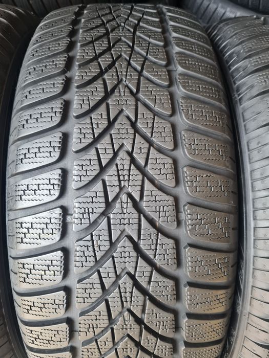 225/50R17 Dunlop SP Winter Sport 4D.