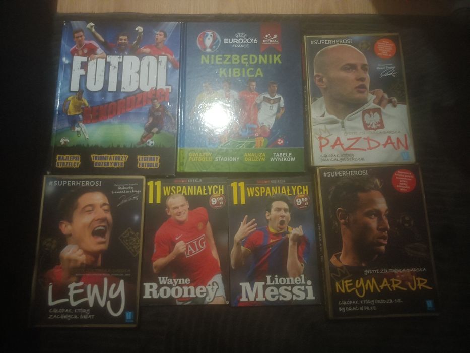 Książki piłkarskie  7 sztuk