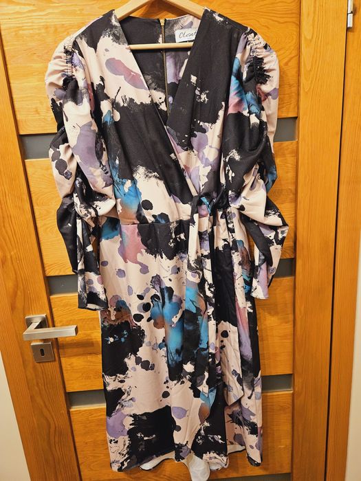 Sukienka z rękawkami- pufkami, kolorowa  rozmiar  40