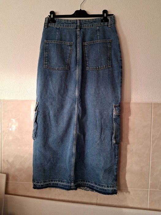 Saia Bershka e camisola Zara