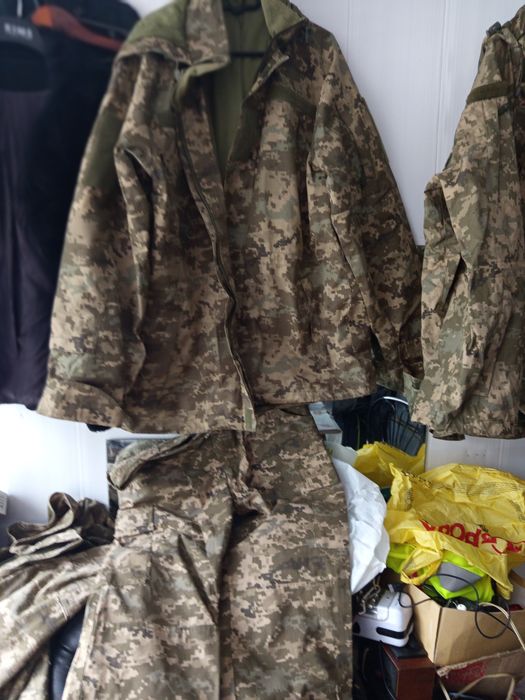 2 комплекта  формы димисизоная