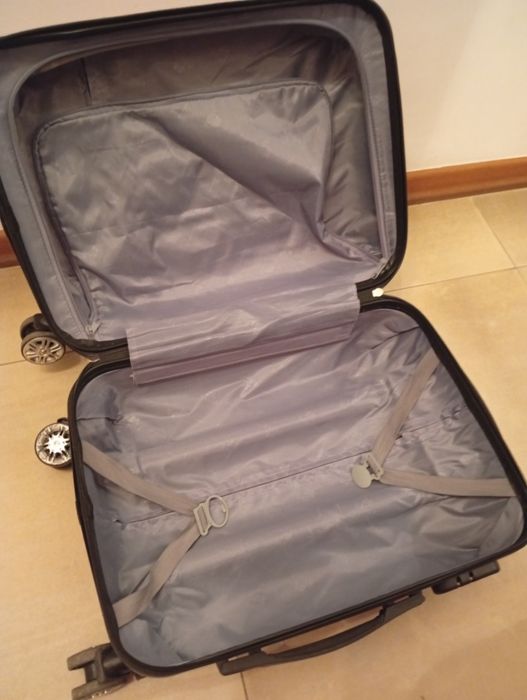 Walizka kabinowa BAGIA