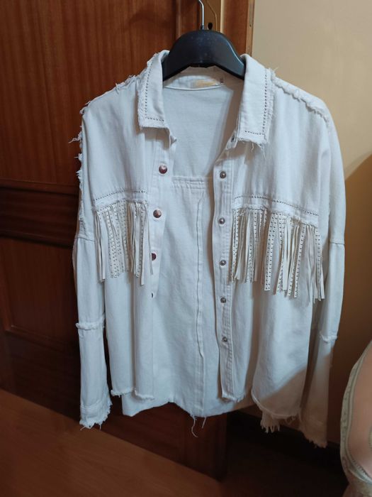Blusão ou  casaco branco  M/L