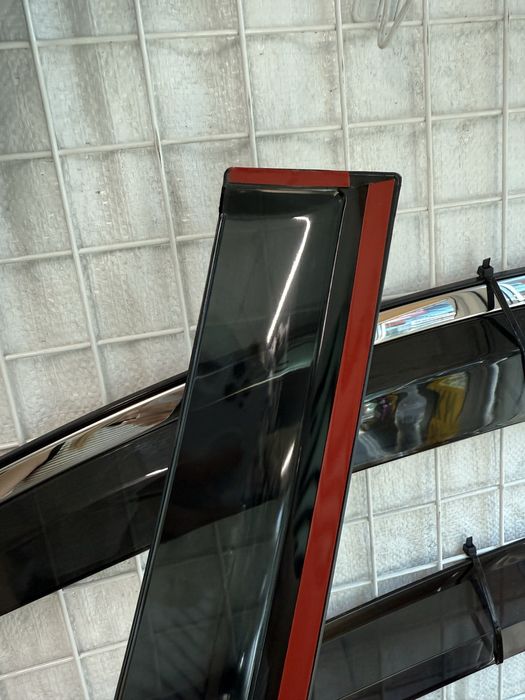 Вітровики / Ветровики / Дефлектори вікон з хромовою смужкою