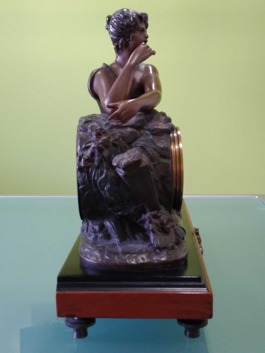 Relógio de mesa estilo clássico