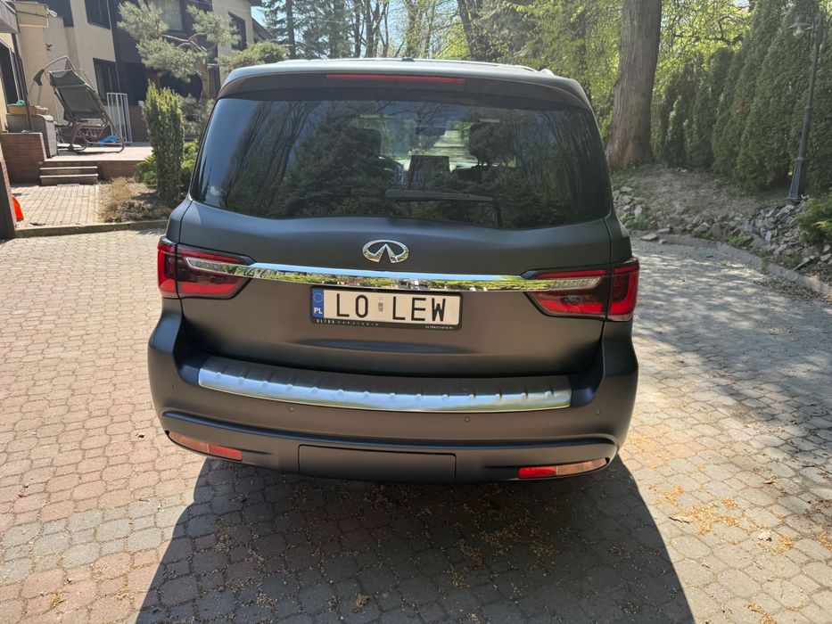 Samochód infiniti QX80