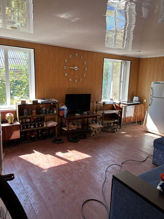 Продам будинок + землі 10 соток