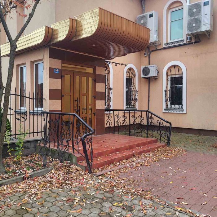 Оренда частини торгового комплесу «Асторія»