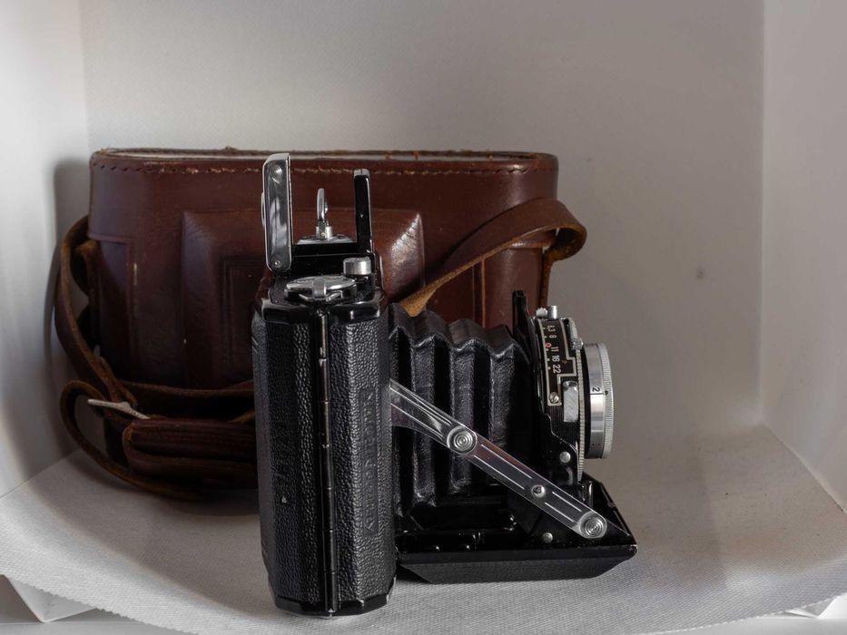 Máquina fotográfica analógica 120mm 6x6 Zeiss Ikon Nettar 515/16 + Bolsa