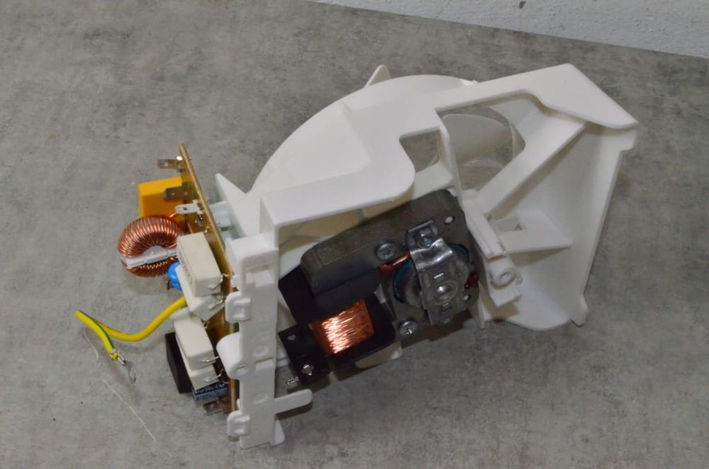 Moduł płyta główna + wentylator do mikrofalówki Toshiba MW2-MM20PF