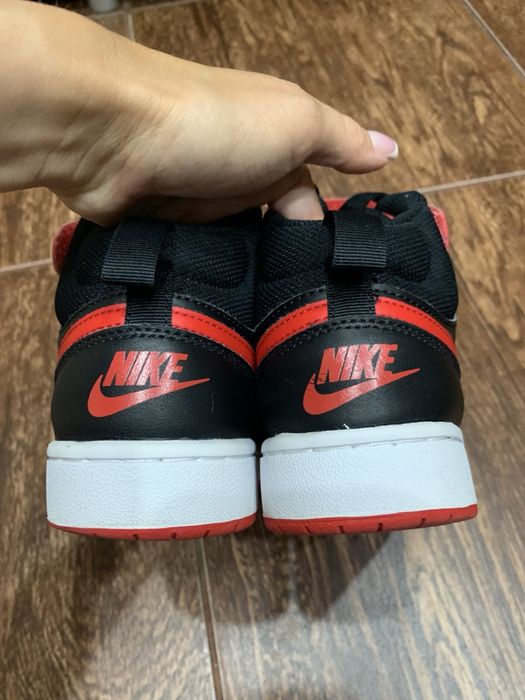 Кросівки Nike р-37/37,5