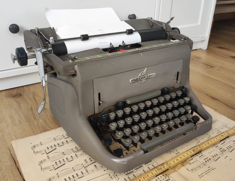 UNDERWOOD SX Máquina de escrever antiga