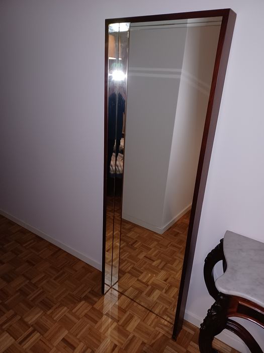 Espelhos decorativos.