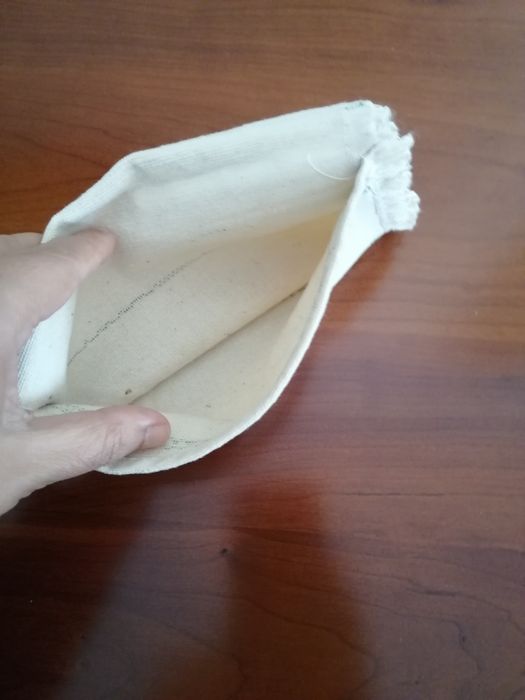 Lancheira antiga em tecido alinhado