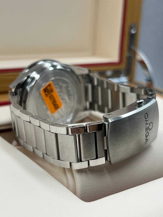 Omega Seamaster 300 Master Chronometer – Summer Blue