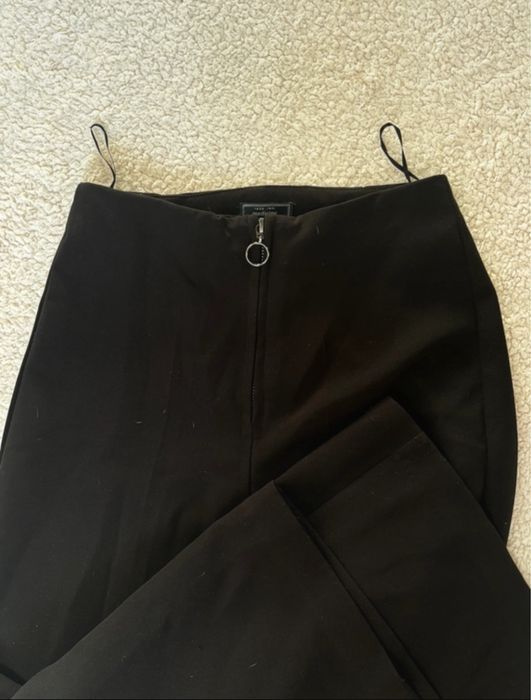 czarne eleganckie spodnie z szeroka nogawką