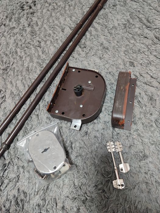 Fechaduras direitas várias