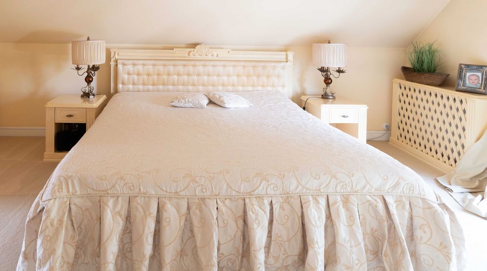 piekna narzuta na łóżko 200x220 plus falbana 45 cm