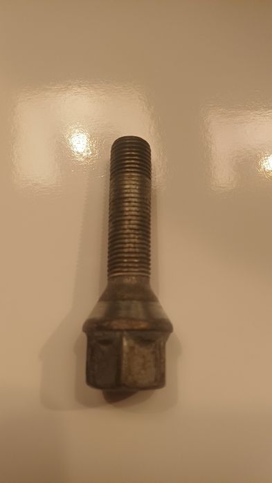 20 Parafusos Jante Longos M14x1.5 Cónicos Flutuantes Classe 10.9 (40mm)