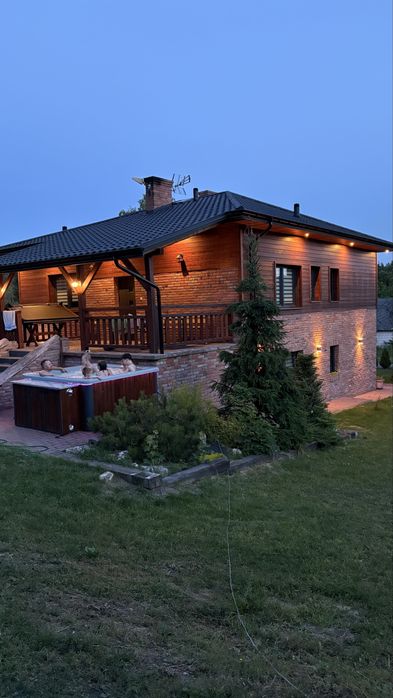 Sielska chata -Apartamenty ,pokoje z łazienkami balia z jacuzzi