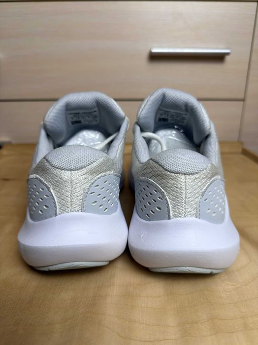 Under Armour Charged Surge 4 чоловічі кросівки 40 25 см