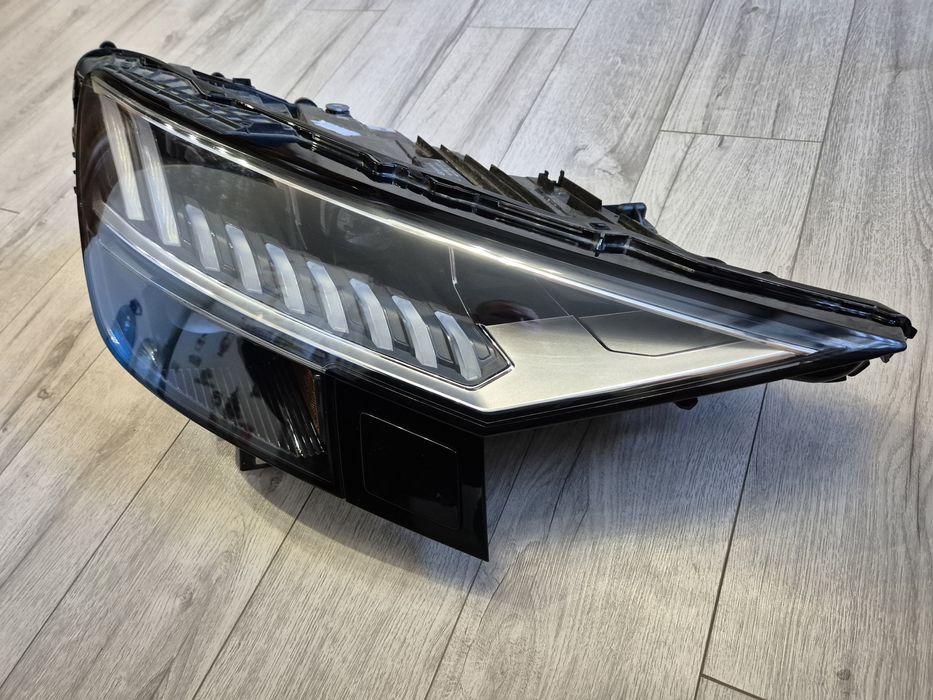 Фара права Audi Q8 2019-2023 USA