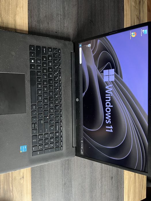 Laptop HP15 i5-8250 8GB 1TB dysk win10