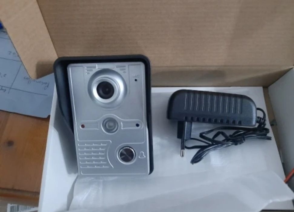 Vídeoporteiros e ecrã (com/sem) WiFi (Novos)