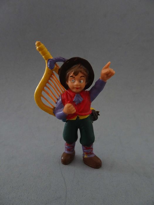 Figura em PVC da coleção Remi