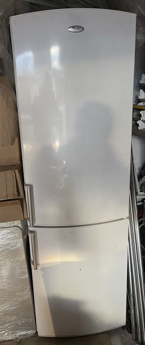 Холодильник Whirlpool