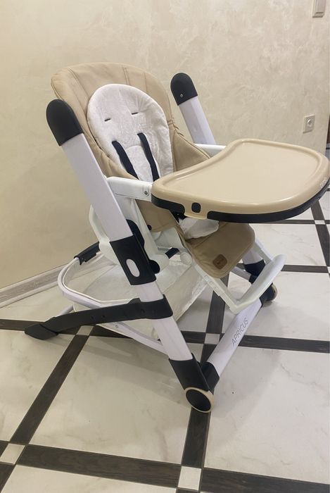 Стілець для годування Carrello Apricus