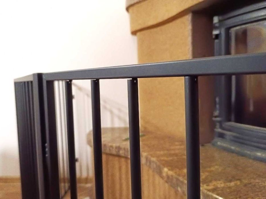 Bramka Barierka Zabezpieczająca Osłona do Kominka Pieca Ochronna