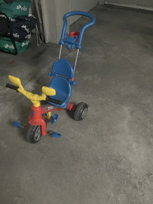 Triciclo de criança em otimo estado