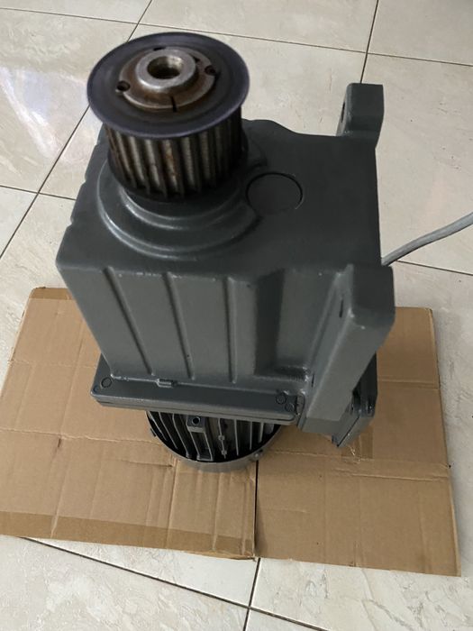 Motoreduktor lenze 0.75 kw