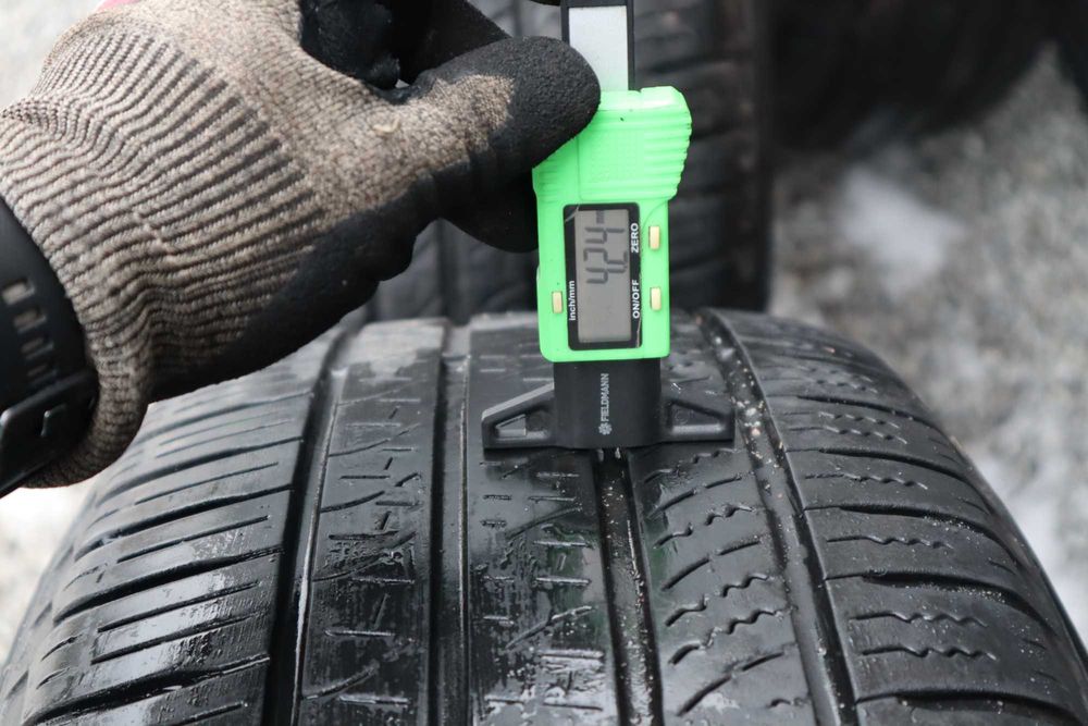 Felgi Koła LAND ROVER DEFENDER 20 CALI 5x120 8,5J OE M+S Pirelli