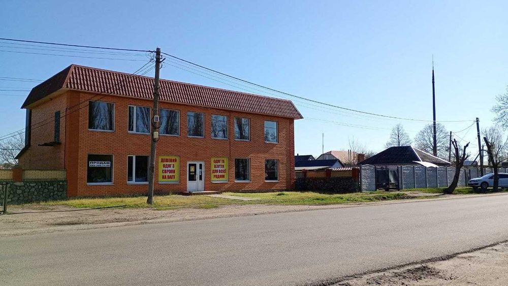 Двоповерхове комерційне приміщення вільного призначення