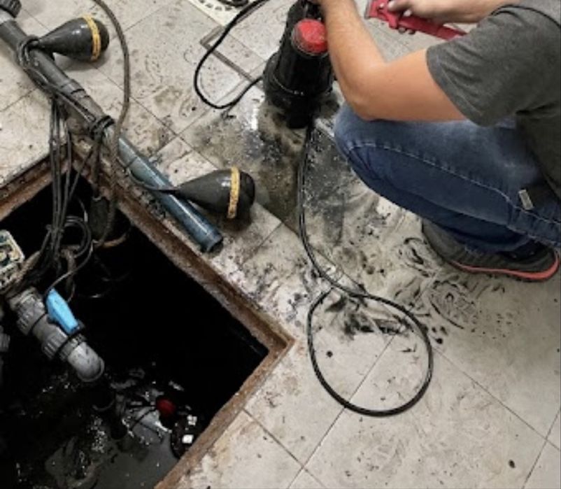 Ele Faz manutenções