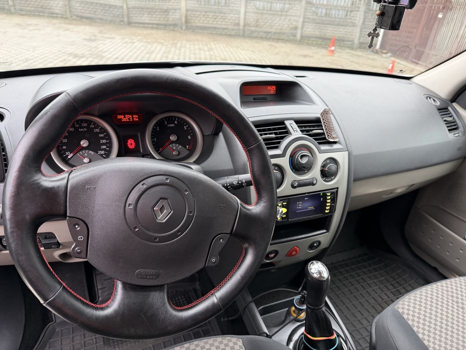 Продам Рено меган 2