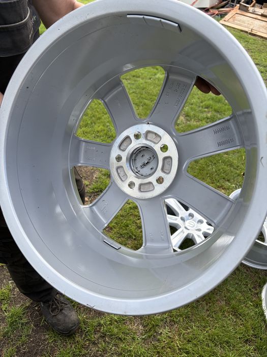 Felgi 17’ Volvo V90,V70,V60 5x108 jak nowe