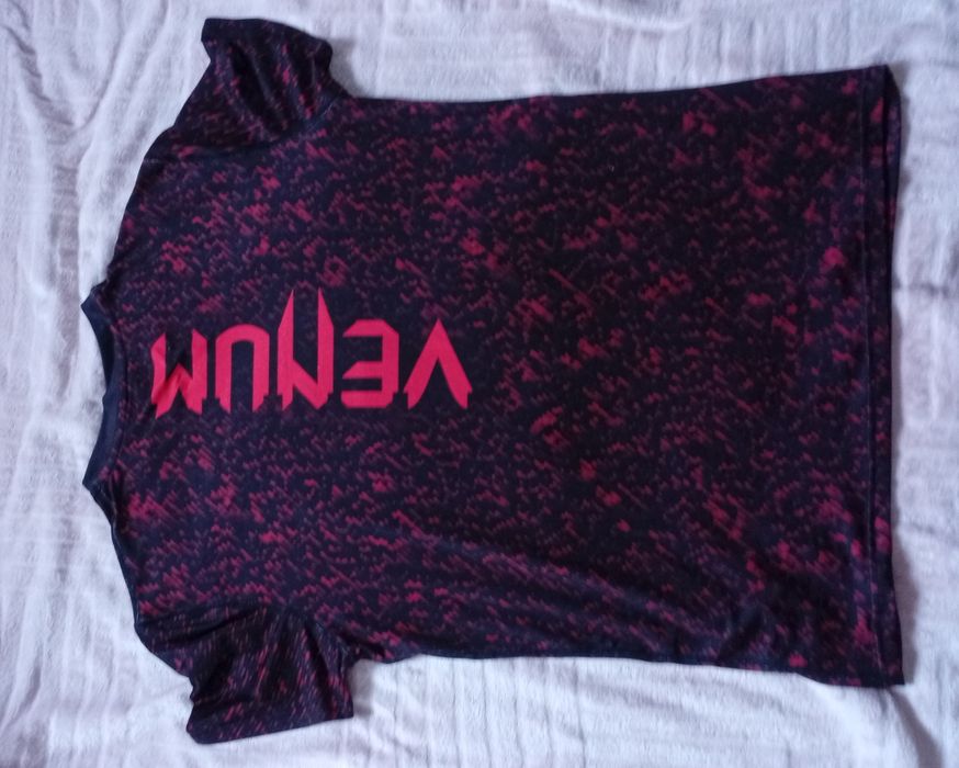 Крута футболка веном