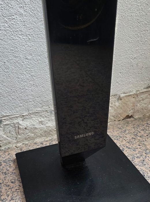 Colunas Samsung para Aparelhagem so falta o fio para ligar da aparelhagem as Colunas atras