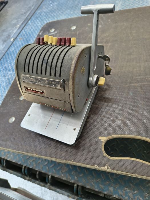Máquina de números antiga Nippo